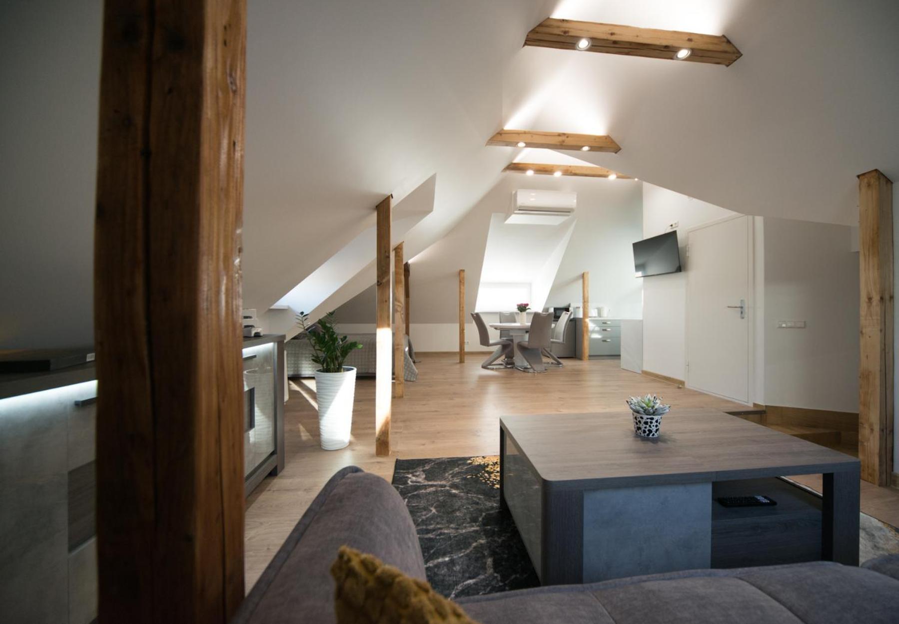 Petro Delux Apartments Kaunas Eksteriør billede